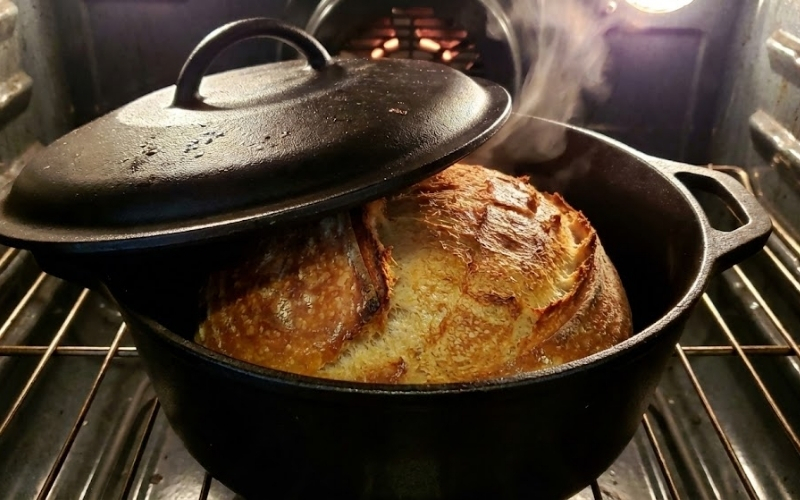 Kenyérsütés gőzzel vaslábasban